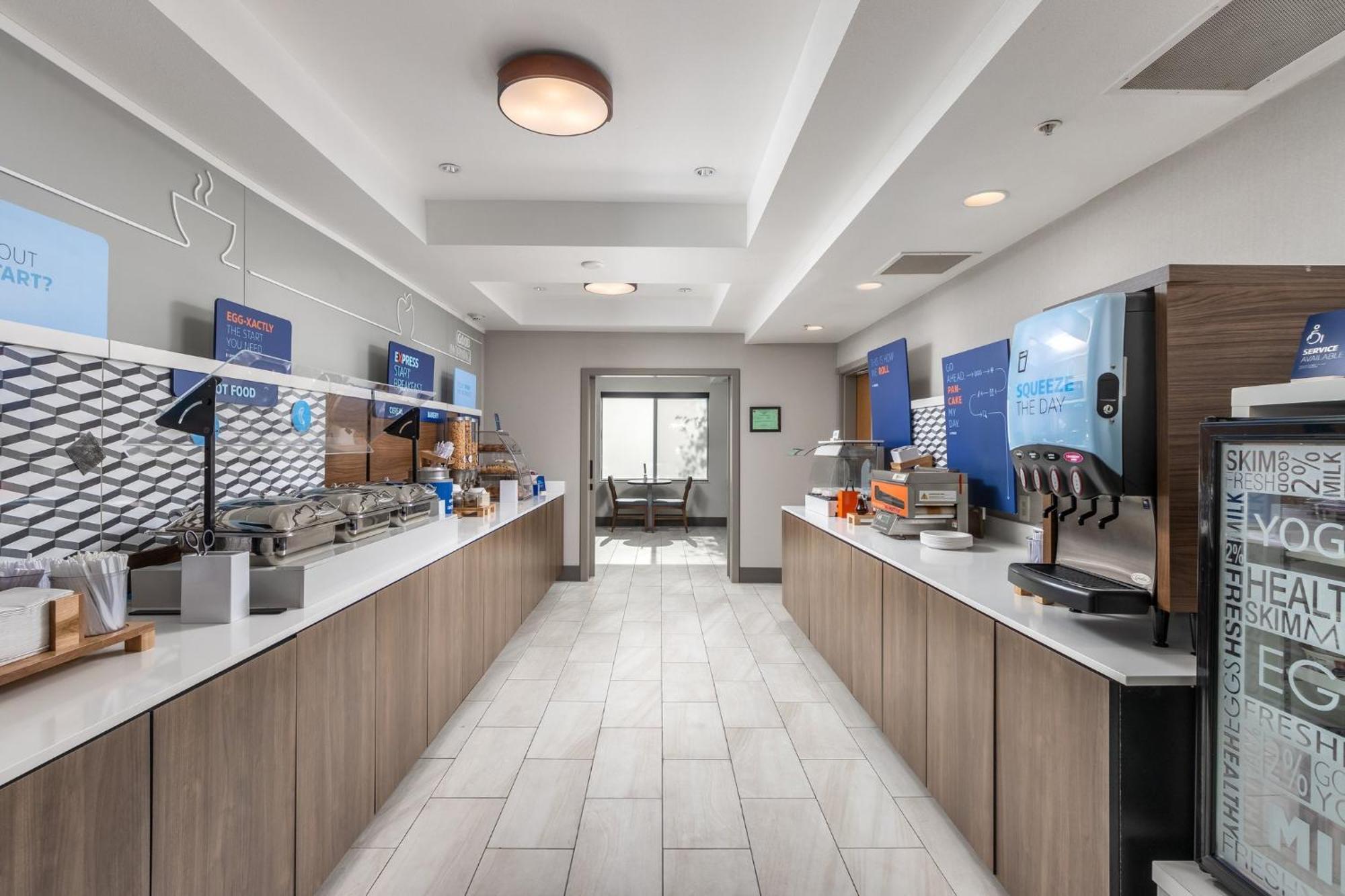 Holiday Inn Express Hotel & Suites Vancouver Mall-Portland Area By Ihg Bagian luar foto
