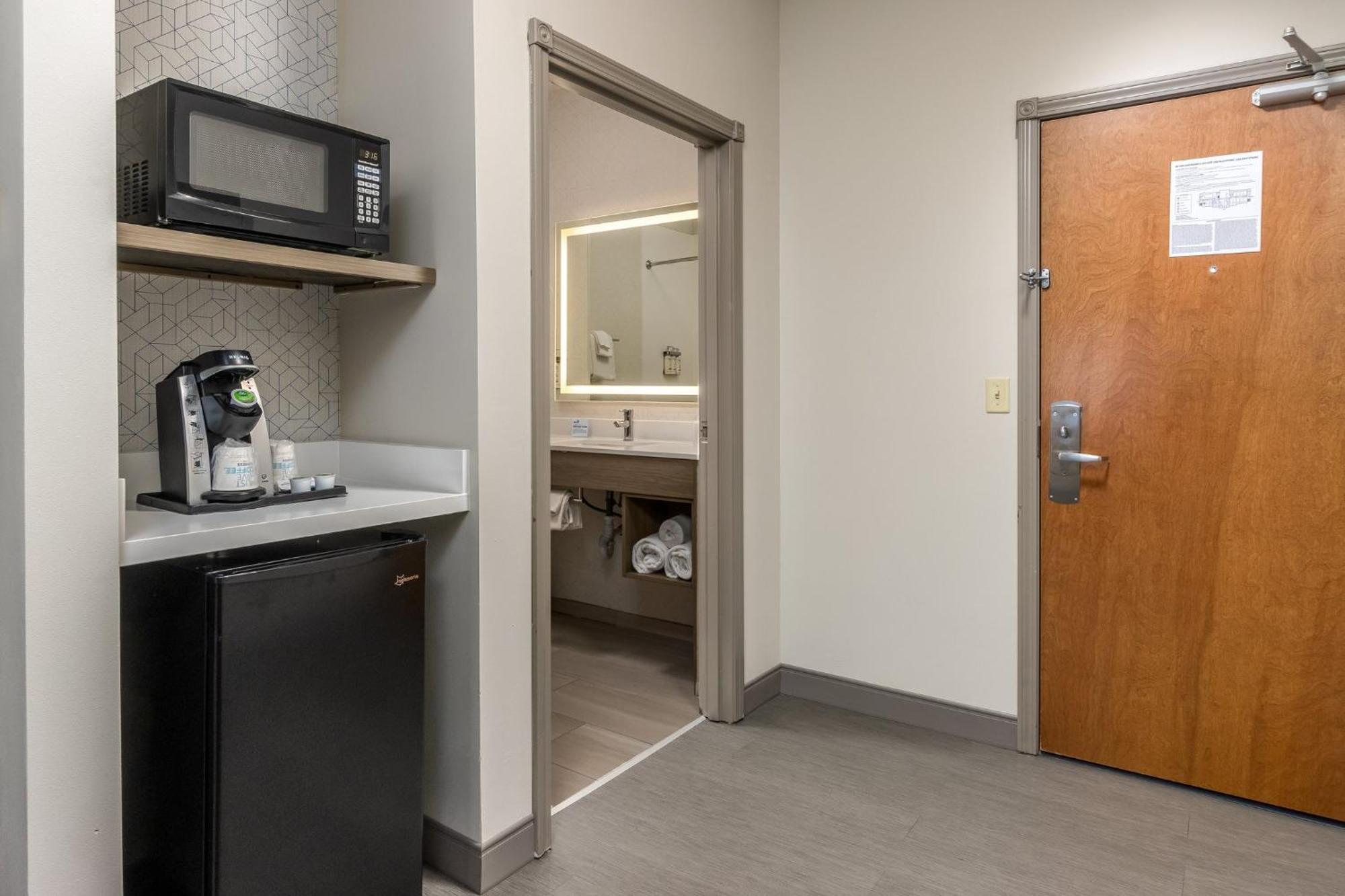 Holiday Inn Express Hotel & Suites Vancouver Mall-Portland Area By Ihg Bagian luar foto