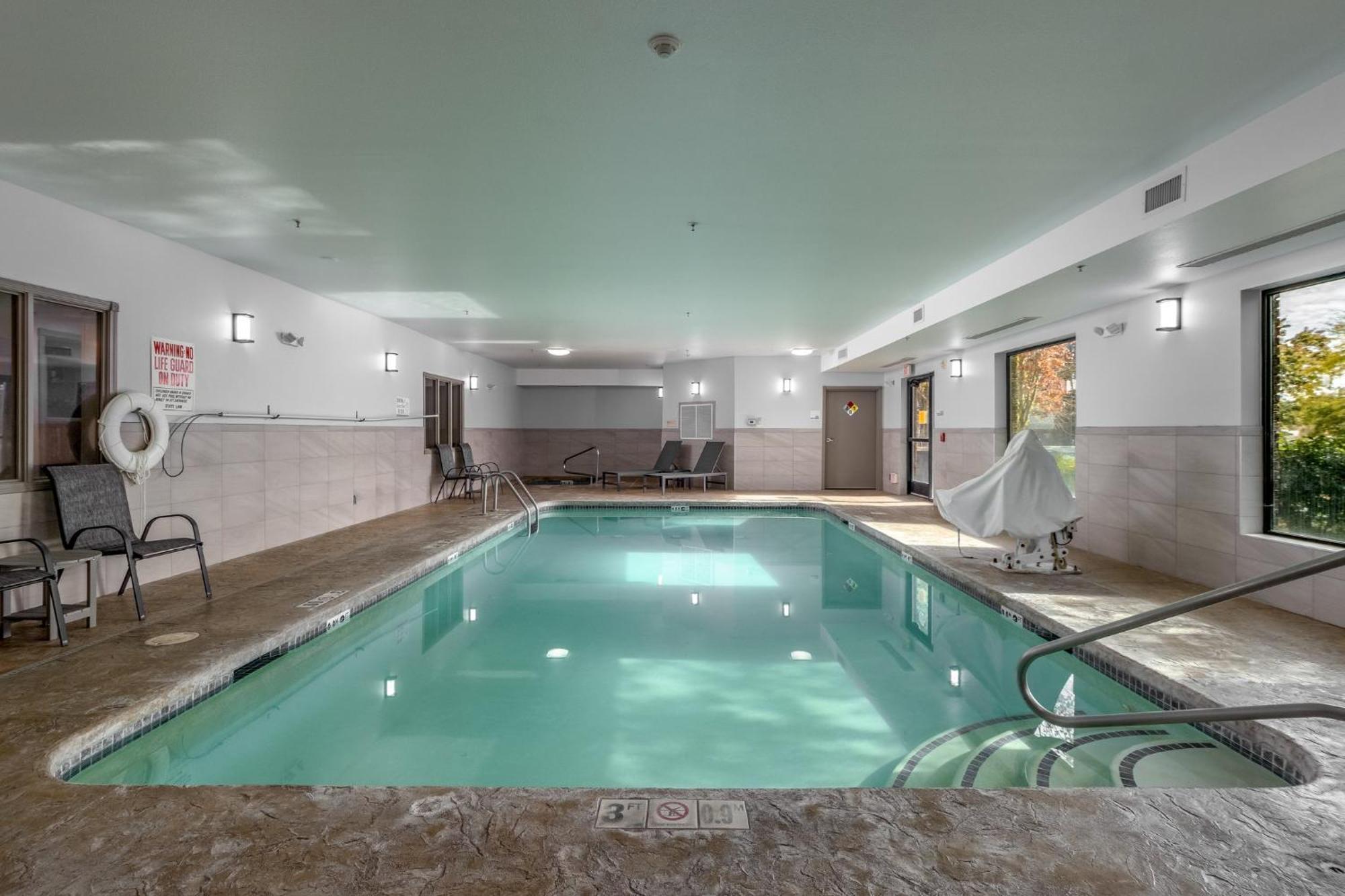 Holiday Inn Express Hotel & Suites Vancouver Mall-Portland Area By Ihg Bagian luar foto